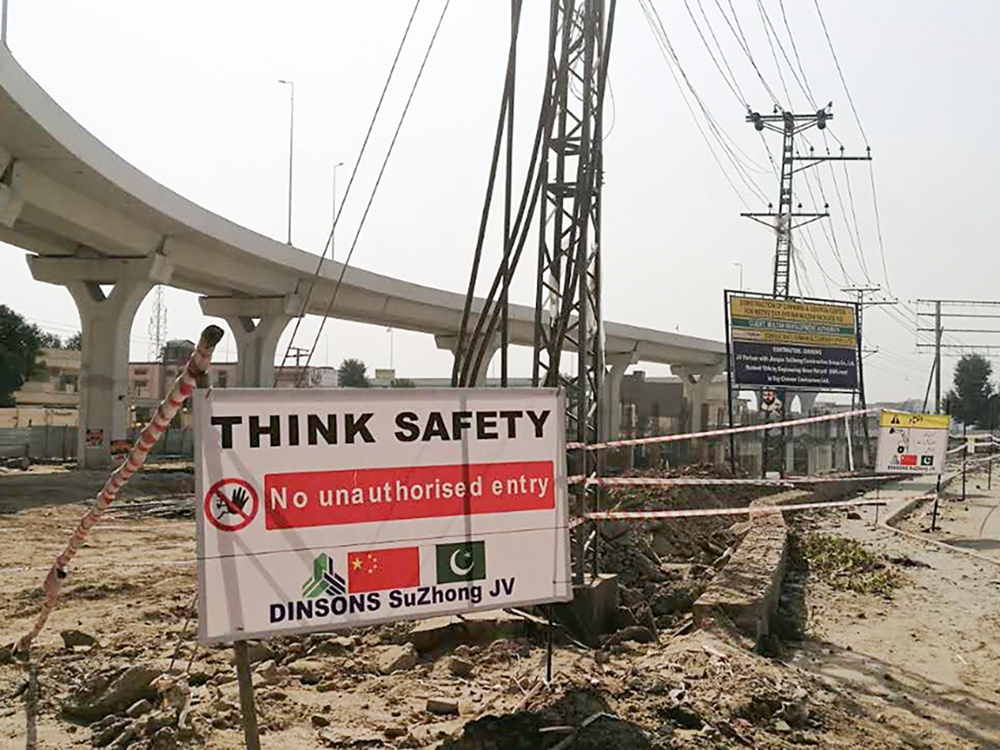 ���H����